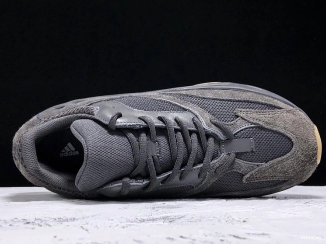 Utility 700 Black Boost Yeezy Adidas FV5304 0809